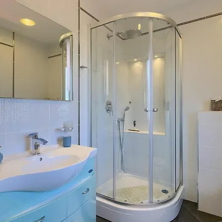 Allegra Holiday home