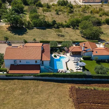 Allegra Holiday home